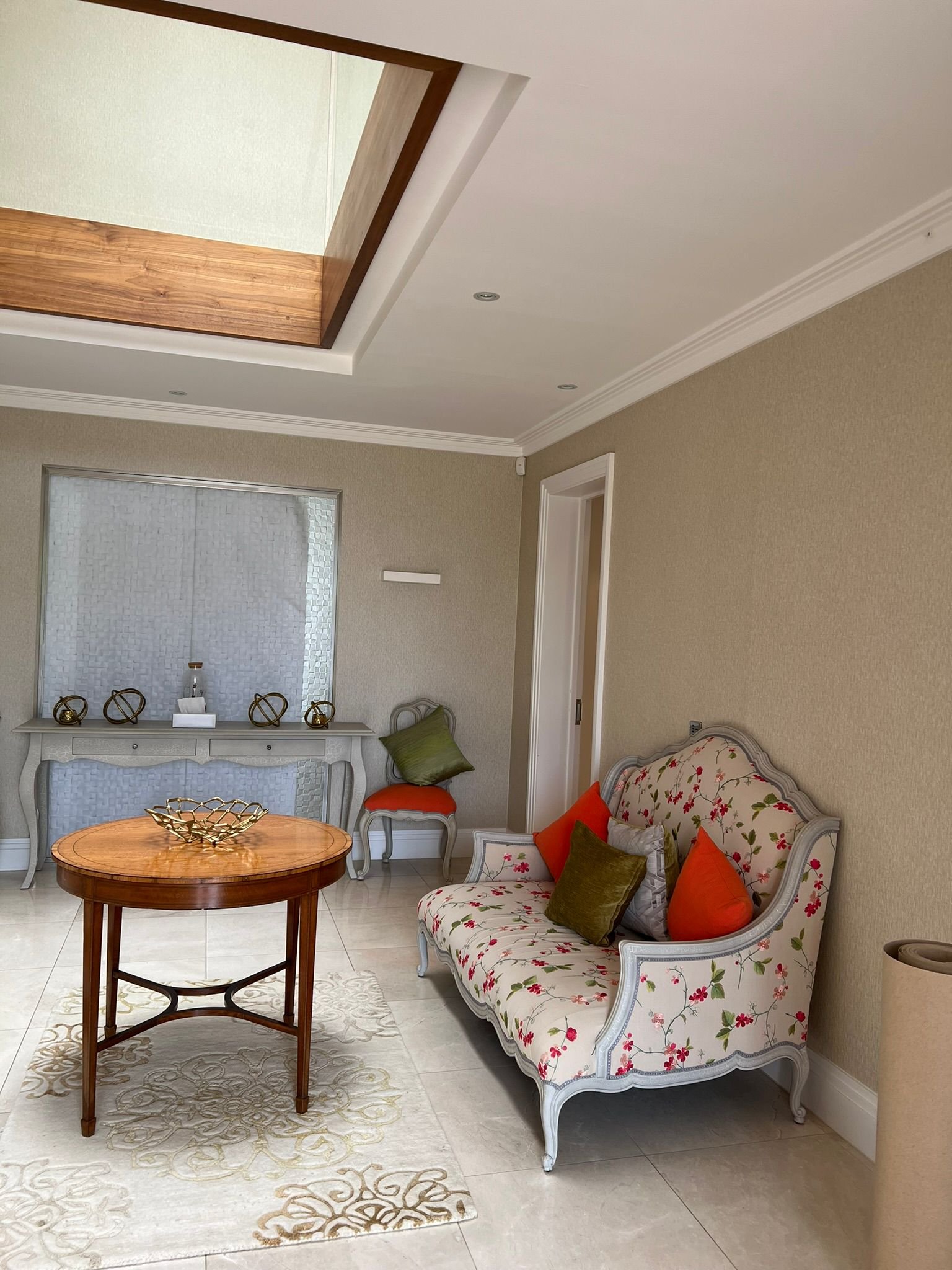 Luxury living room painting
